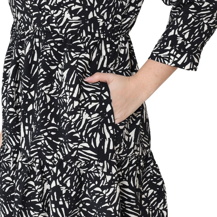 Tahari Women's Three-Quarter Sleeve Dress