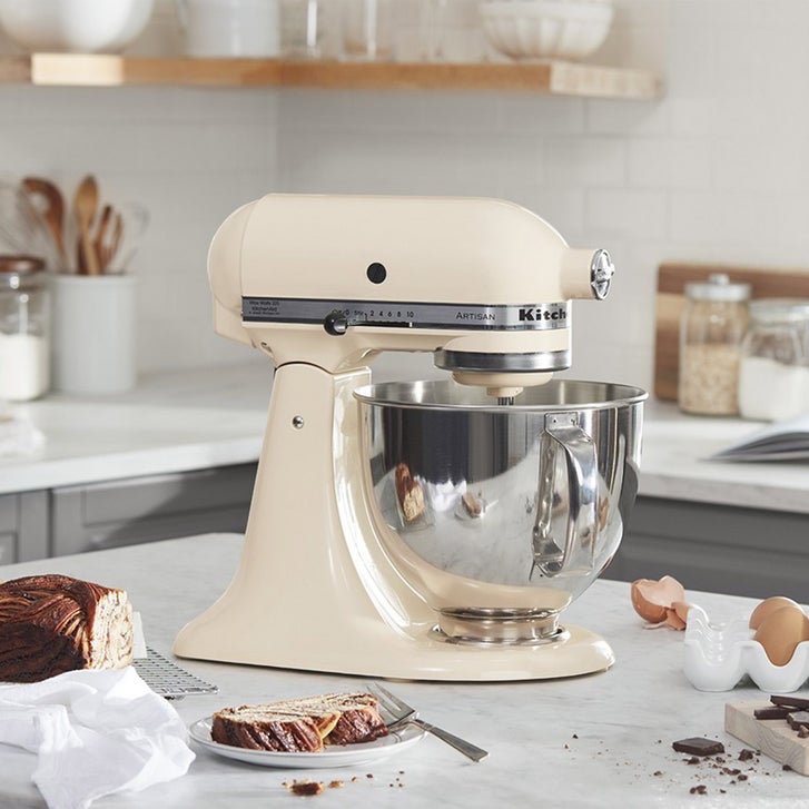 KitchenAid 4.7 L (5 qt.) Artisan Stand Mixer with Pouring Shield