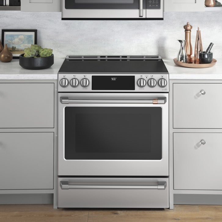 Café 30 in. 5.7 cu. ft. Stainless-steel Slide-In Induction Range with Wi-Fi